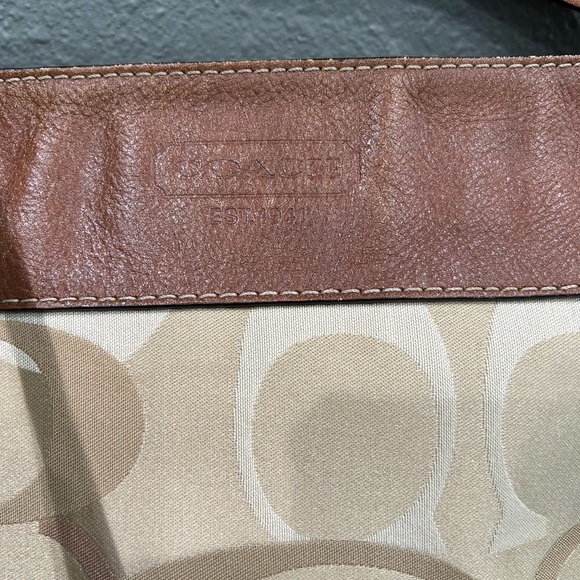 Authentic Signature Coach Satchel/ Shoulder/ & Crossbody Handbag - Picture 3 of 9